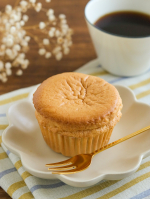 。☕カップシフォンとコーヒーふわふわのカップシフォンケーキでコーヒータイム♪やさしい甘さのシフォンに癒される🥰..『ハイ・ゲンキ スピルリナ』も一緒に♪(@genmaikoso_o&hellip;のInstagram画像