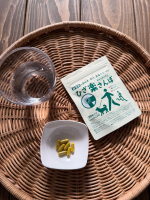 ⁡階段を降りる時、違和感を感じ始めてちょっと辛いお年頃。ストレッチしても若い頃と違ってすぐかたまっちゃう気がする。⁡スキンケアやヘアケアを頑張っていてもひざは年齢に抗えないのかなぁ🥲なんて思&hellip;のInstagram画像