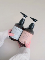 ˗ˏˋ  ℎ𝑎𝑖𝑟 𝑐𝑎𝑟𝑒 ˎˊ˗　約1ヶ月使ってみた@niji_rhythmic_jp samaのシャンプー＆トリートメント🛁　続けて感じたのは☑︎ うねりが気になりにくい使用感&hellip;のInstagram画像
