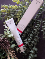 セルフネイルをやめ⁡ちゃんとお店でネイルをして頂くようになって⁡3年が経ちました⁡⁡⁡⁡⁡プロのお世話になると⁡まん丸で、薄くて、直ぐに折れたり二枚爪になっていた⁡残念な爪が、とても丈夫に&hellip;のInstagram画像