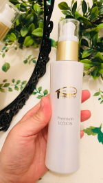 大好きなピアベルピアさんのお化粧水、ピアベルピア プレミアムローションを使ってみました☘️プラセンタエキス（皮膚コンディショニング剤）やアミノ酸などの美容成分が入っています🩷流れるようなサラッと&hellip;のInstagram画像