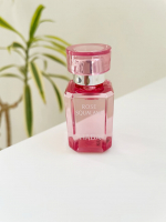 大好きなHABAのローズスクワランオイル。たった1滴でしっかりうるおい、お肌にバリアをかけてくれる感じが気に入っています。付けたあとのツヤツヤ感もきれい。オイルなのにベタベタしないので、乳&hellip;のInstagram画像