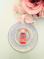 数量限定のローズスクワラン🌹しばらく使ってみて、最近は顔だけじゃなく髪にも使っています。タオルドライ後の毛先に、ほんの1滴なじませるだけ。ベタつかず、しっとりまとまって指通りがなめらかに✨ふ&hellip;のInstagram画像