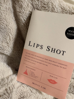 ......プツプツするマイクロニードルがクセになる💁🏻&zwj;♀️貼って美容液塗って手でマッサージするように塗り込むだけでプルンプルン✨👄🫧大事な予定前とか今の乾燥しがちな季節にイイ💮&hellip;のInstagram画像