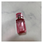 habaローズスクワラン限定発売のローズスクワラン🌹しばらく使ってみてわたしのスキンケアルーティンに欠かせないオイルになってます☺️💞化粧水のあとたった1滴でなじませるだけ、のシンプルな&hellip;のInstagram画像