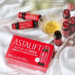 ...多忙な日が続いて、いろいろサボり気味なときの私のお守りドリンクがこちら♡ほんのりとろみのあるドリンクで、ピーチヨーグルト風味🍑甘みがあって美味しく飲める味なんだ💓一本あたり&hellip;のInstagram画像