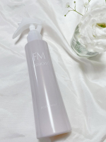 ファーモイスト　全身パックボディミストを使ってみました。逆さでも使えるトリガーミストなので、お風呂上がりに背中もしっかり保湿できて良いです。手が届きにくい背中や足の保湿ケアが簡単にできます。&hellip;のInstagram画像