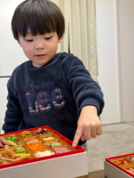 𓈒𓍼✨三世代で囲む、しあわせなお正月🎍蔵王福膳のおせちで華やかな食卓に✨⁡今年のお正月は、はじめて【蔵王福膳】さんの冷凍おせちをいただきました🎍🤍⁡我が家では🥢 蔵王福膳の三段重おせち 🥢&hellip;のInstagram画像