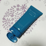 お久しぶりに、Do white+ のクレンジングをお試しさせていただきました！ほぼ美容液なクレンジングジェルなので、洗い上がりも気持ちいいんです💜お手頃価格とは言い難いのですが、それなりの価値&hellip;のInstagram画像
