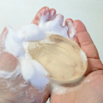 ピアベルピアＱソープは、やさしい使い心地を意識して作られた固形石けん🫧光が透けるような透明感のある見た目で、置いているだけでもきれい✨️泡立ちがよく、泡持ちも◎泡は濃密で、シルキーな質感に感&hellip;のInstagram画像