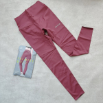 𖡼.𖤣𖥧𖡼.𖤣𖥧 子どもが寝たあとや、家事の合間にすきま時間で宅トレを続けています💪＼ベルミスで本気トレ／これだけ動いてもズレにくい！宅トレって、マットの上で寝転んだりスクワットや体幹&hellip;のInstagram画像