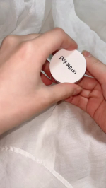 肌のテカリやシミそばかすが気になる方におすすめ！肌の粗を隠せるプライマーっぽい化粧下地✨メイクも崩れにくく、シミや毛穴も隠れてとても良いです！ピンクカラーで肌のトーンアップ効果とUVカットもし&hellip;のInstagram画像