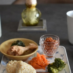 ⁡⁡今年に入って食生活の見直しをしています💪🏽昔は好きなものだけ食べていたけれど、年々体に出てくるように〜🦦💦⁡まずはお昼を、パンやパスタから&ldquo;ミネラル・ビタミン・食物繊維が豊富な玄米&hellip;のInstagram画像