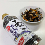 【寺岡家のあごだし醤油】長崎県産の焼きあご(トビウオ)使用のだし醤油。まろやかなコクが特徴で、日々の料理を楽においしくしてくれます。煮物に重宝してます。もちろんおひたしや冷ややっこ等、かけ&hellip;のInstagram画像