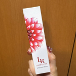 最近、乾燥によるハリ不足や毛穴の目立ちが気になり始めたのがきっかけで『リポラフィネモイスチャ―セラム』を使ってみました！とろみのあるテクスチャーですが重たさはなく、肌にスッとなじむ感じ‪☆ベタ&hellip;のInstagram画像