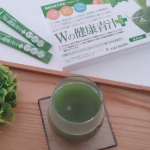 .我が家の朝の新習慣🌿Wの健康青汁プラス .青汁って「苦い・飲みにくい」イメージがあったけど&hellip;これはクセがなくて、苦みをほとんど感じない⸝⋆すっきりしていて本当に飲みやすい💚健康診&hellip;のInstagram画像