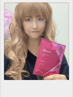 口元の集中ケアに💗クオニスダーマフィラースマイル🌟塗るんじゃなくて&ldquo;貼る&rdquo;タイプ❣️ヒアルロン酸のマイクロニードルを気になる笑顔ラインに直接アプローチしてくれるの🥰貼った瞬間、ほんの&hellip;のInstagram画像