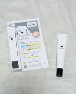 最近鼻の黒いポツポツ毛穴が気になる💦おやすみ前に塗るだけで、小鼻のポツポツ毛穴をケアしてくれる部分用美容液「肌なやみ図鑑　黒鼻ジェル」を使ってみた！ベタつかない美容液タイプで塗るとスーッ&hellip;のInstagram画像