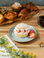 𓂃🥐パン結びデビューBOX【甘いパン】﹏﹏　@pan_musubi全国各地 の パン屋さんから 冷凍 で 届けてもらえる パンBOX🥐自然解凍 するだけで、サクッサク。。。少しオーブ&hellip;のInstagram画像