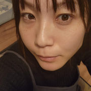 頬のそばかす