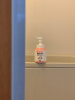 &hellip;🫧肌荒れを防ぐ、やさしい習慣🫧薬用無添加の泡ボディソープ。泡で出てきて、こすらず洗えるのが嬉しい🫧落としすぎないのも大事だな🙂&zwj;↕️毎日のバスタイムを、肌を整える時間にしよう🌿&hellip;のInstagram画像