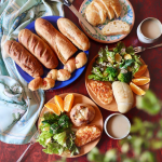 ...全国の名店の冷凍パンがお取り寄せできるオンラインサイト「ぱん結び」&nbsp;から、亀の町ベーカリーの『ぱん結びデビューBOX【ハードパン】』が届いたよ♡「亀の町ベーカリー」は、秋&hellip;のInstagram画像