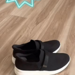 かがまずに靴が履けちゃった件🤯👟@akaishi.official いや待って、これ本当にびっくりしたんですけど&hellip;！AKAISHIの171楽ちんフィットスリッポン、足を入れるだけでスッと履ける&hellip;のInstagram画像