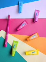 🪥スイス発のカラフル歯磨き！🪥可愛い6色セットの歯磨き粉と歯ブラシのセットクラプロックスビーユー、使ってみました🩷見た目はクレヨンのようなカラフルさで、洗面所においても、持ち歩いてもテンションあ&hellip;のInstagram画像