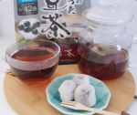 *至福のティータイム🍵毎日のお楽しみ♪香ばしく煎った黒豆の香りクセもなくて飲みやすいとても美味しい黒豆茶です今日は寒かったのでホットにしましたが、水だしでアイスでもOK　漢方屋さ&hellip;のInstagram画像