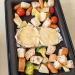 ホットプレートでチーズフォンデュカマンベールチーズを丸ごと使うことで、簡単で美味しくできました#PR#野菜をMOTTO #母の日ギフト#野菜スープ#moniplaのInstagram画像