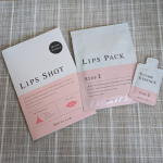 年齢的に乾燥肌で唇も同じくリップクリームが必需品です。今回LIPS  SHOT  をお試ししました🩷LIPS SHOTを唇💋に貼るのですが、ヒアルロン酸マイクロニードルというミクロの針状の針が溶け&hellip;のInstagram画像