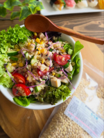 さっぱり！もち麦サラダ🥗⁡福岡県筑後市の久保農園で栽培された、自然栽培のもち麦「くすもち二条」を使いました😊⁡もち麦って食物繊維や鉄、カルシウムが豊富！ごはんに炊き込むのはもちろんなんだけど&hellip;のInstagram画像