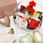 💝野菜をMOTTO母の日ギフトセット💝国産野菜の贅沢スープが4種入ったバスケットギフト❤️カーネーションの造花も入っていて可愛すぎる🥺母親になってみて分かったけどお母さんって忙し&hellip;のInstagram画像