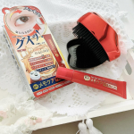 ❤️目元メモケアPREMIUM✨目周りって皮膚が薄いから乾燥対策にしっかりケアしたいよね🙏保湿成分配合で気になる目元周りに潤いをプラスしながらコロコロとマッサージケアできる👏乾燥小じ&hellip;のInstagram画像