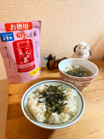 ◽️梅こんぶ茶こんばんは！！！先日お茶漬けを簡単に作って楽しみました🎀🎀🎀・・玉露園さんの梅こんぶ茶！！！！かけるだけでお湯を注げてお茶漬の完成！！！・しかもそ&hellip;のInstagram画像