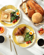 breakfast🥖休日の朝食は少し贅沢に♡この日は、「ぱん結び」でお取り寄せした美味しいパンで楽しんだよ♡@pan_musubi&bull;&bull;全国の名店の冷凍パンがお取り寄せできるオンラ&hellip;のInstagram画像