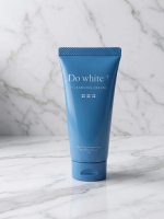 ✔ W洗顔不要✔ 薬用クレンジング✔ 天然成分配合👉「Do White+（ドゥホワイトプラス）」クレンジングって落としすぎて乾燥するのが嫌だったんだけど&hellip;これは👇👉 しっとり感&hellip;のInstagram画像