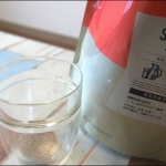 偏った食生活で、足りない栄養素をどう補うか悩んでたんですが、朝１杯のカフェラテで整えられるのは良いですよね。よく混ぜ混ぜしないとダマができちゃうので注意。（あと、時間が経つと沈殿します）砂糖不&hellip;のInstagram画像