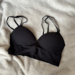 、BELMISE グラビティナイトブラ 🖤" 360度、騎士（ナイト）ブラ革命 "ナイトブラってパット薄いのが多くてワイヤー無しでも日中も使えるの探してたの✨下厚設計だからきれいな丸&hellip;のInstagram画像