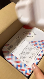 子供にも妊娠中の私自身も栄養バランスのとれた食事を、と思っているんだけど毎日手作りだとお腹が大きくなってきて調理中に立っているのすら流石にしんどくなってきたので、冷凍のお弁当に頼ることにしました！一品&hellip;のInstagram画像