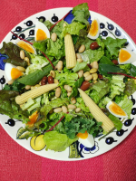 野菜不足の我が家ですが&hellip;キユーミーを利用したら簡単！にあっという間！にボリューム満点なサラダが完成🎉ドレッシングやトッピング等もセットされてるからただ盛りつけただけなのに我が家の食卓が&hellip;のInstagram画像