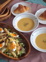 .彩りも栄養も満点のサラダが、こんなにも簡単にできちゃうなんて、嬉しい～♪簡単調理で満足サラダ✨『Qummy（キユーミー）』様の3食分のサラダとスープのセット パッケージサラダ、トッピング&hellip;のInstagram画像