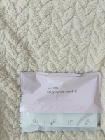 毎日のスキンケアに、うるおいチャージ🤍 プラスキレイ様の「ピンクデイリーセラムマスクC」をお試しさせていただきました✨ 美容液たっぷりでしっとり感が心地よくて、 使うたびにお肌がうるおう感じ&hellip;のInstagram画像