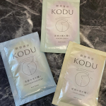 日本香堂 さんの「KUDU」（コデュ）の 入浴剤を3種類使ってみました。こちら、「瞑想香浴」をテーマにしたフレグランスブランド♪白檀・ひのき・沈香の3つの香りがあるのですが、どれもまるでおうち&hellip;のInstagram画像