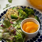 自分の、料理に飽きた時は便利なセットを使ってみます😊『Qummy（キユーミー）』の「3食の満足サラダセット」を使ってサラダ🥗メインランチ💕パッケージサラダ、トッピング、ドレッシングをレシピ通り&hellip;のInstagram画像