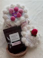 編み物時間のおともに🧶ケーキみたいな編み物の中に、そっと忍ばせてみました🍰最近取り入れているのは、太陽と大地の恵みがぎゅっと詰まった熟成黒マカ。標高4000mの過酷な環境で育った黒マカには、&hellip;のInstagram画像