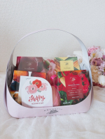 𖤣𖥧𖡼.𖤣𖥧母の日の贈り物はもうお決まりですか？💐まだの方におすすめなのが&ldquo;野菜をMOTTO 母の日ギフトセット&rdquo;可愛くラッピングされて届く国産野菜の贅沢スープ4種のセット🥣カップ&hellip;のInstagram画像