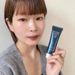 ビハククリア プレミアム時短でスキンケア♡チューブタイプで白いのプルッと弾力のあるゲル。ひんやり冷たくて、ゼリーをお肌にのせてるような爽快感が好き。伸びはとっても良いけど、水分感がちゃ&hellip;のInstagram画像