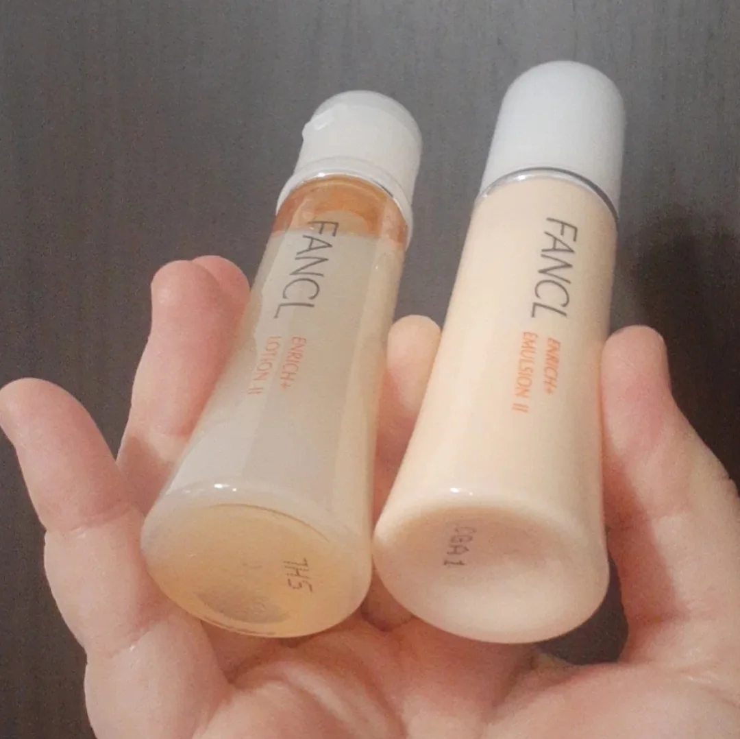 口コミ投稿：エンリッチプラス＜医薬部外品＞化粧液＆乳液約1ヵ月毎日使っています。日中のお化粧…