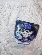 1分貼って拭きとるだけだからメイク前にも使ってます🫧お肌のざらつきがなめらかになる感じで、ファンデもきれいにのる気がする🤍光沢感のあるブルーのパッケージ🪽全国のドン・キホーテで手軽に購入できるの&hellip;のInstagram画像